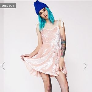 Current mood dollskill velvet dress large
